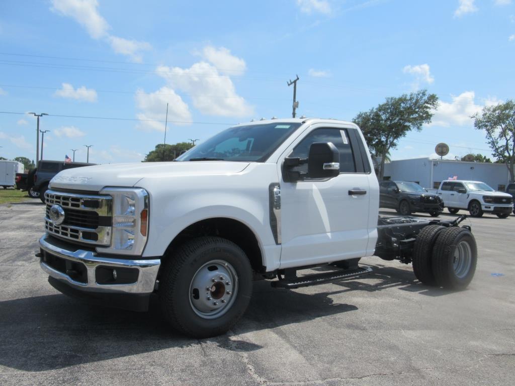 new 2024 Ford F-350 car, priced at $53,210