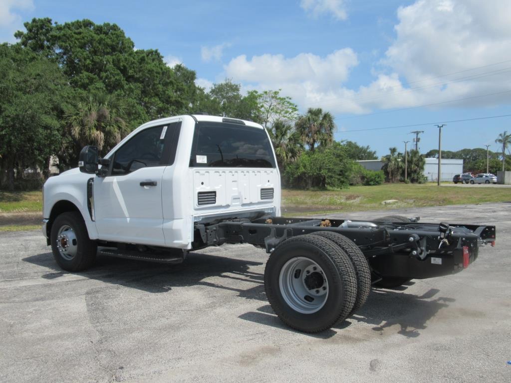 new 2024 Ford F-350 car, priced at $53,210