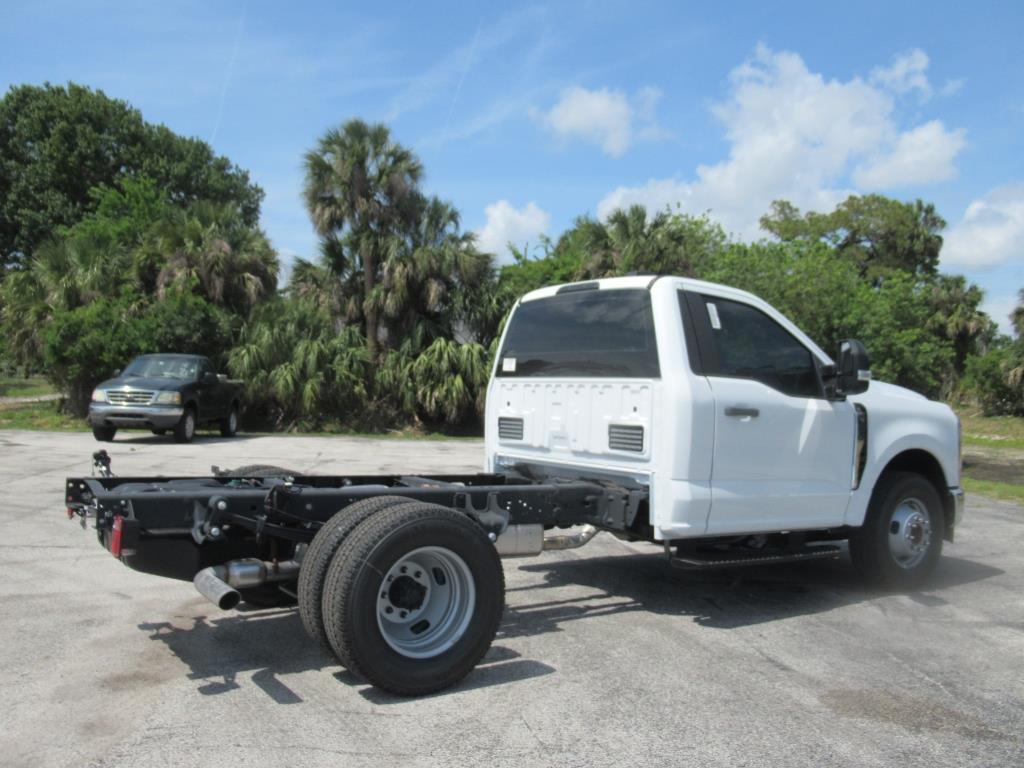 new 2024 Ford F-350 car, priced at $53,210