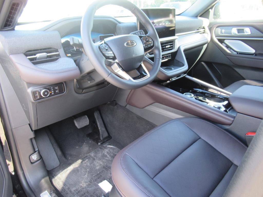 new 2025 Ford Explorer car, priced at $49,708