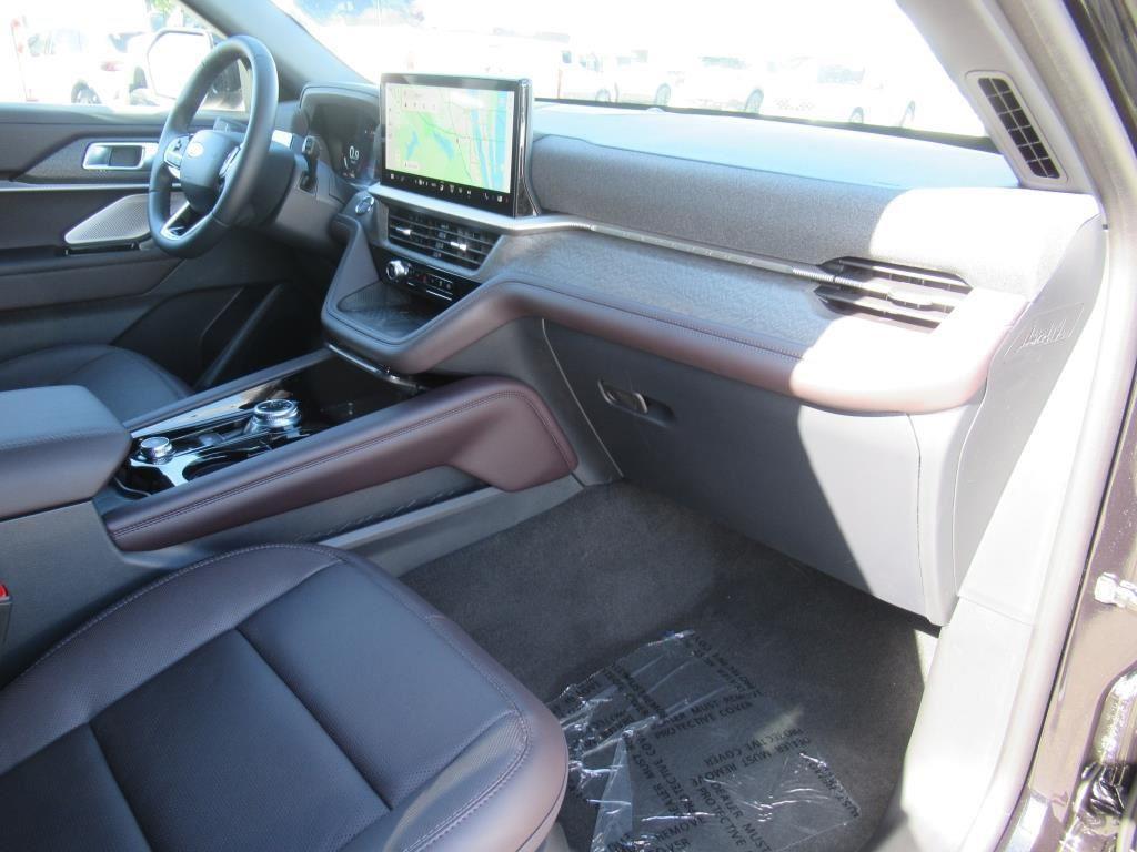 new 2025 Ford Explorer car, priced at $49,708
