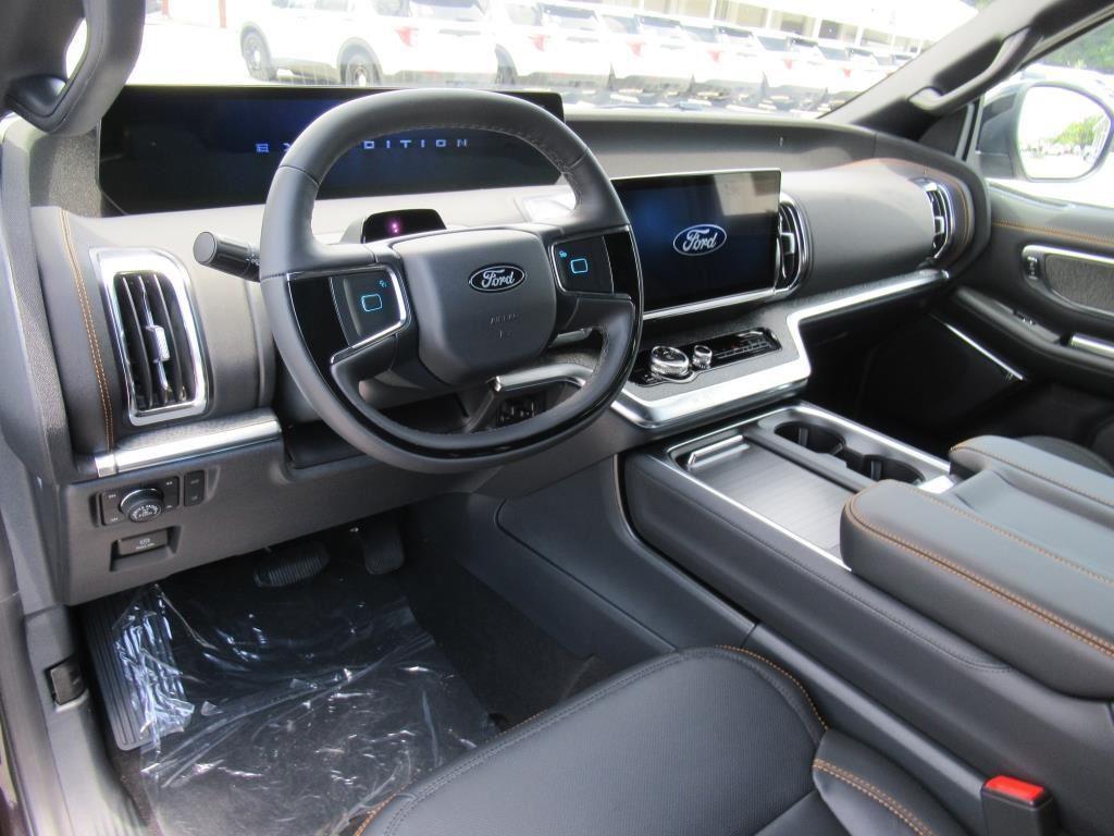 new 2025 Ford Expedition car, priced at $79,772