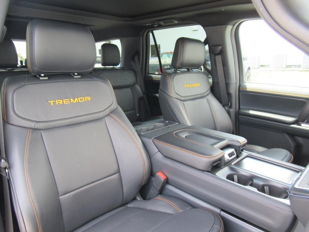 new 2025 Ford Expedition car, priced at $79,772