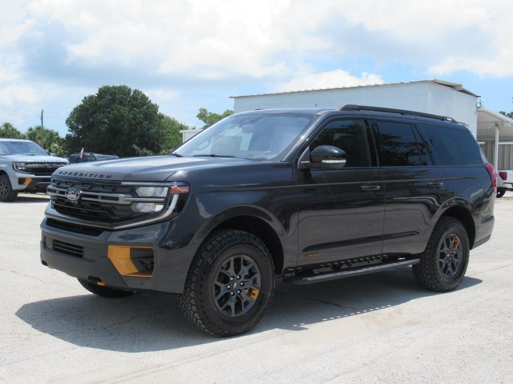 new 2025 Ford Expedition car, priced at $79,772