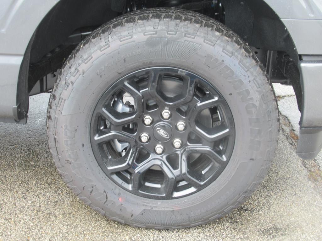 new 2025 Ford F-150 car, priced at $45,660