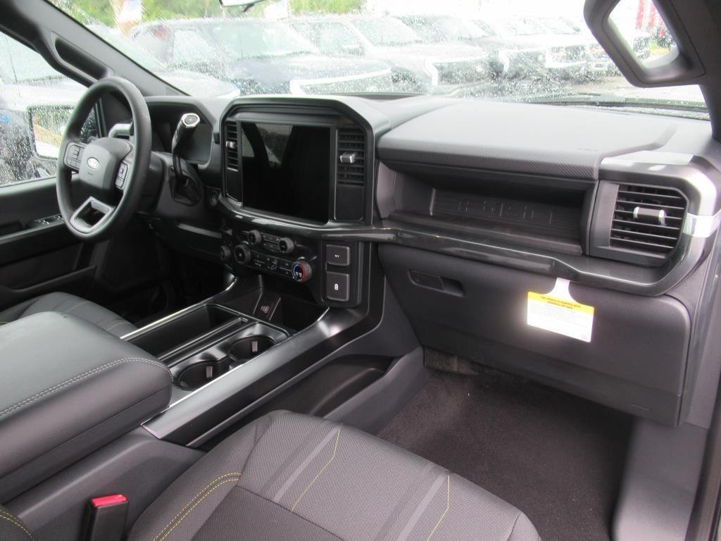 new 2025 Ford F-150 car, priced at $45,660