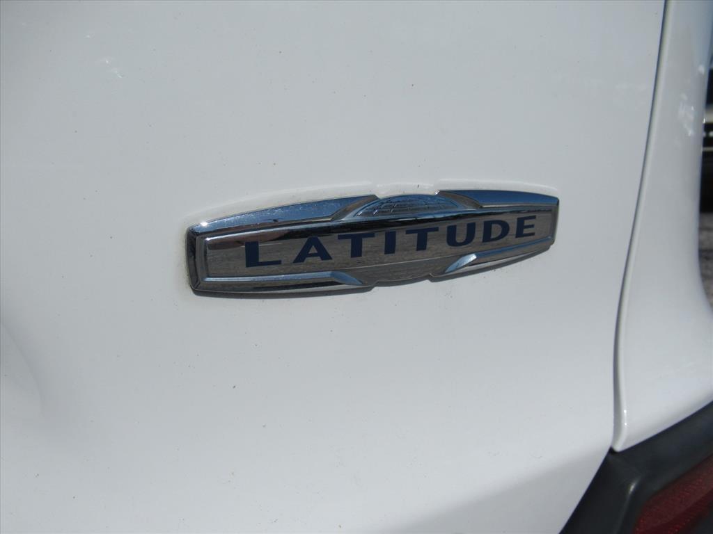 used 2020 Jeep Cherokee car, priced at $11,549