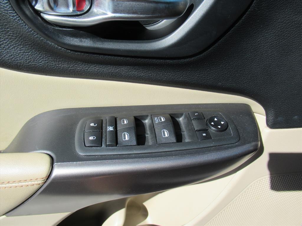 used 2020 Jeep Cherokee car, priced at $11,549