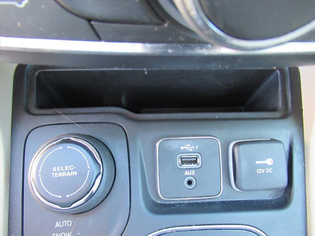 used 2020 Jeep Cherokee car, priced at $11,549