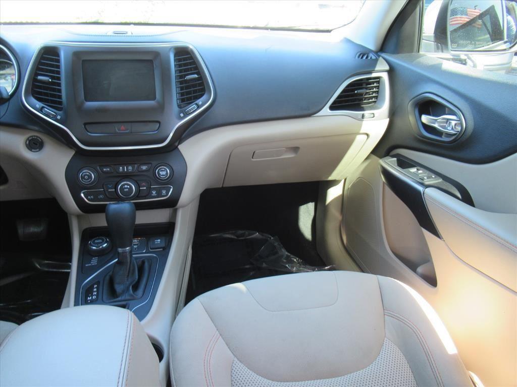 used 2020 Jeep Cherokee car, priced at $11,549