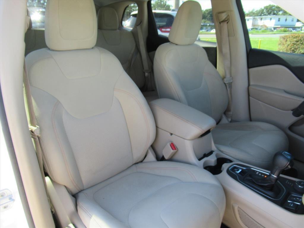 used 2020 Jeep Cherokee car, priced at $11,549