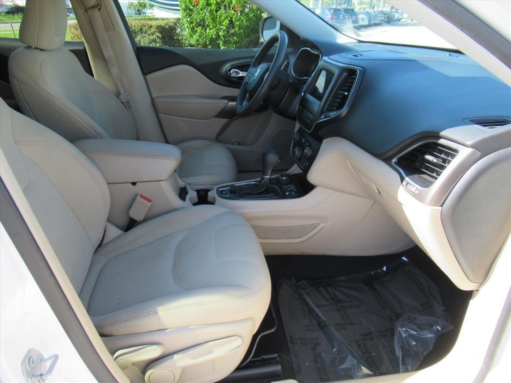 used 2020 Jeep Cherokee car, priced at $11,549