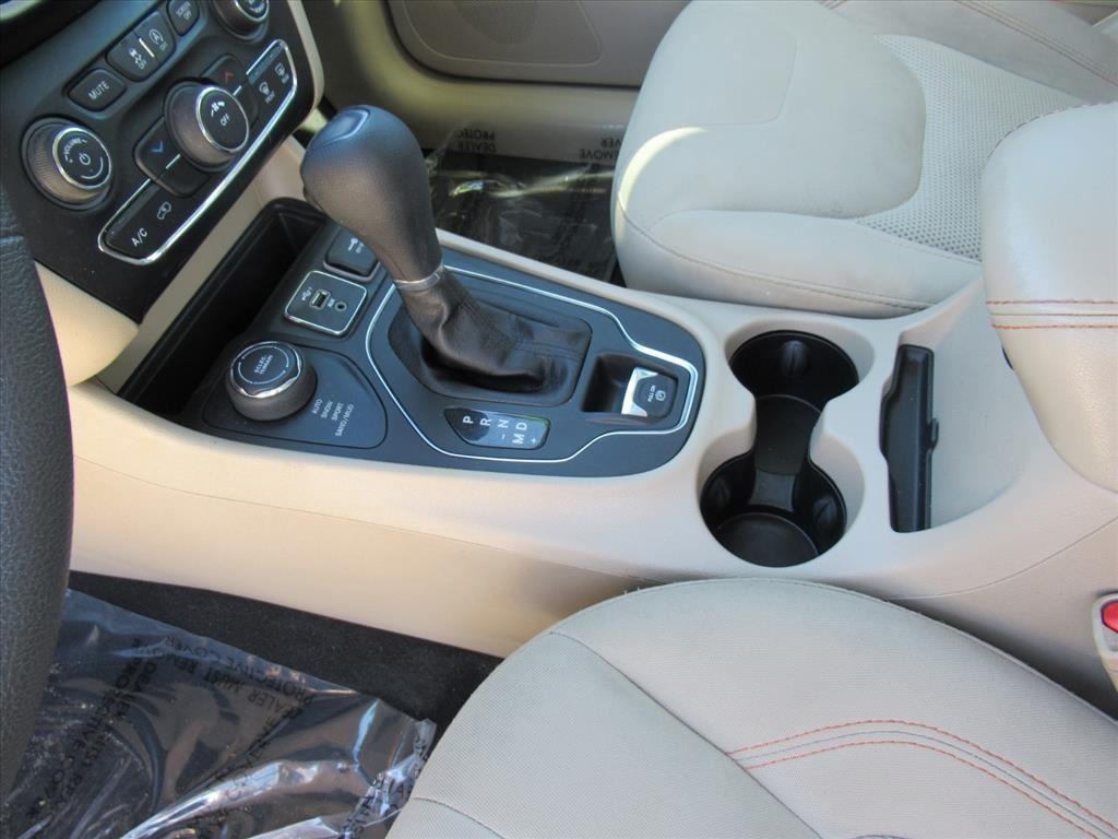 used 2020 Jeep Cherokee car, priced at $11,549