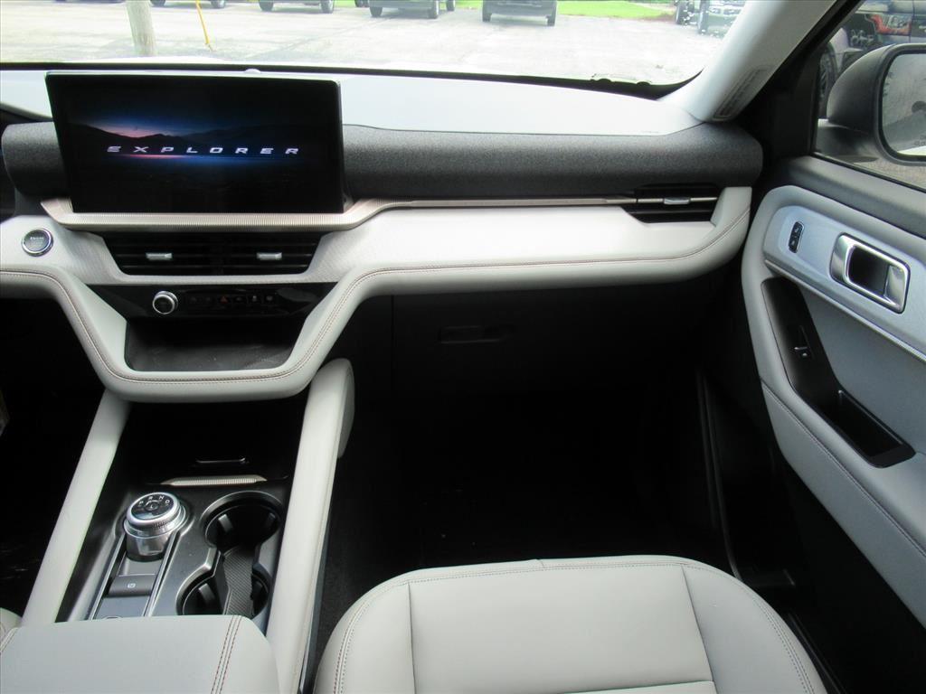 new 2025 Ford Explorer car, priced at $41,787