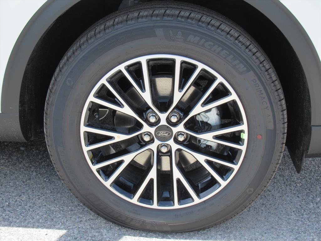 new 2025 Ford Escape PHEV car, priced at $28,741