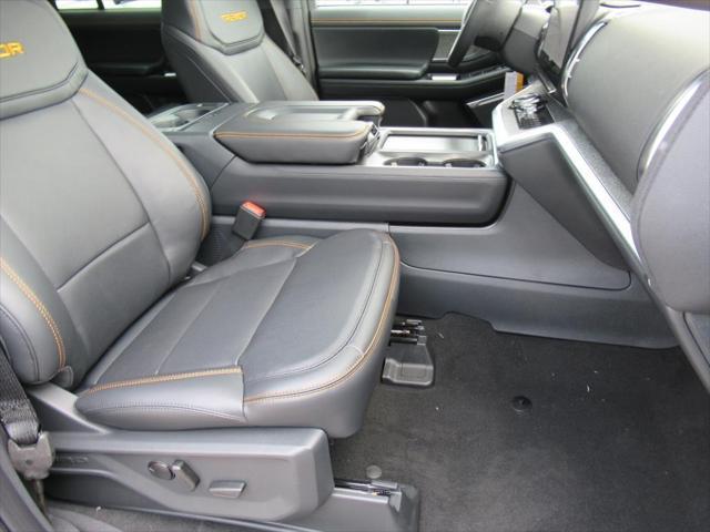 new 2025 Ford Expedition car, priced at $78,238