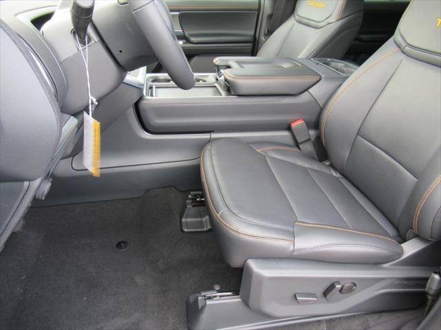 new 2025 Ford Expedition car, priced at $78,238