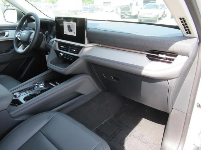 new 2025 Ford Explorer car, priced at $41,141
