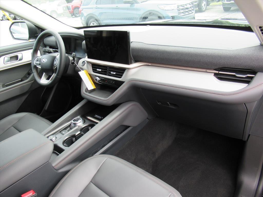 new 2025 Ford Explorer car, priced at $41,039