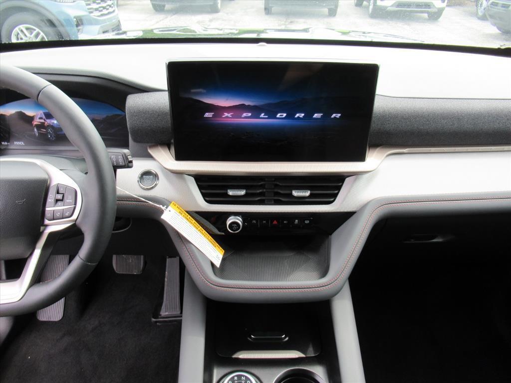 new 2025 Ford Explorer car, priced at $40,596