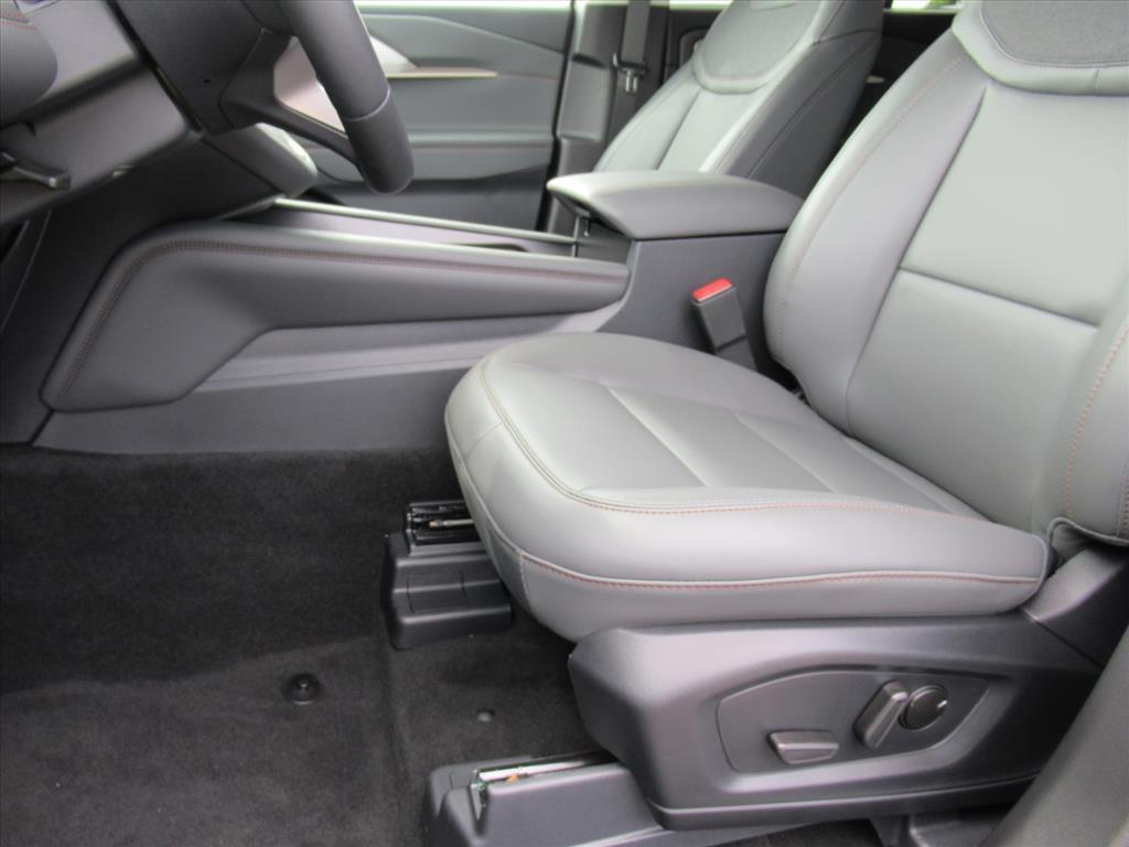new 2025 Ford Explorer car, priced at $40,596