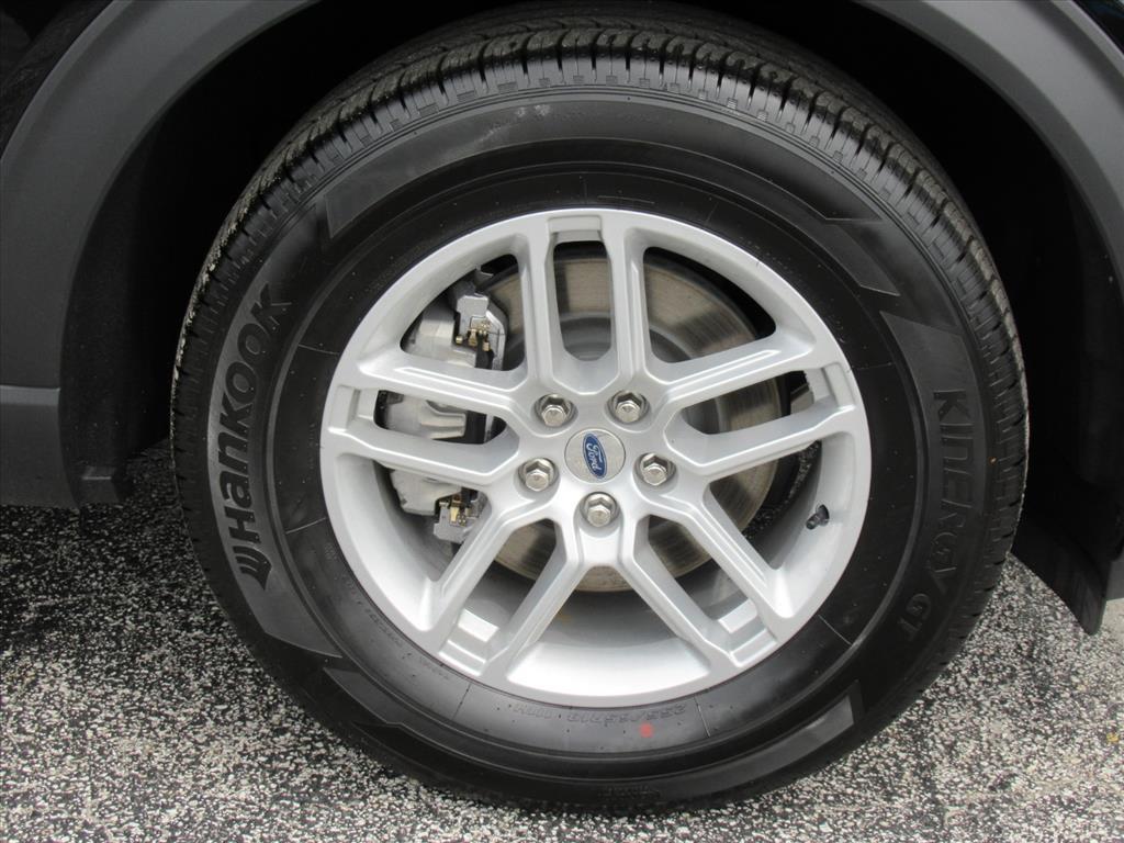 new 2025 Ford Explorer car, priced at $40,596