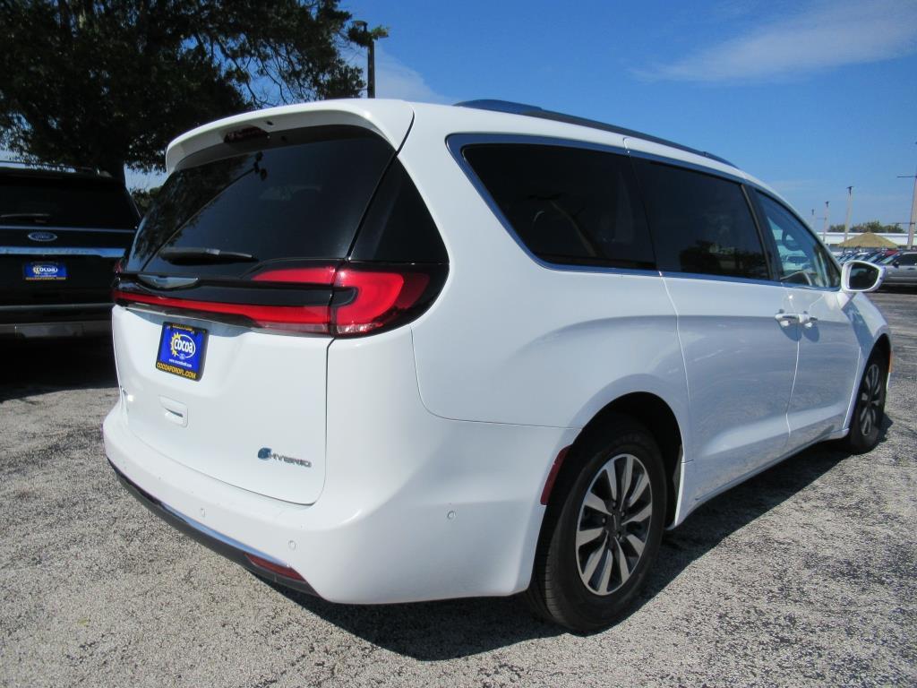 used 2021 Chrysler Pacifica Hybrid car, priced at $20,750