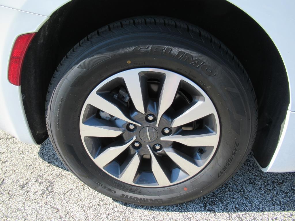 used 2021 Chrysler Pacifica Hybrid car, priced at $20,750