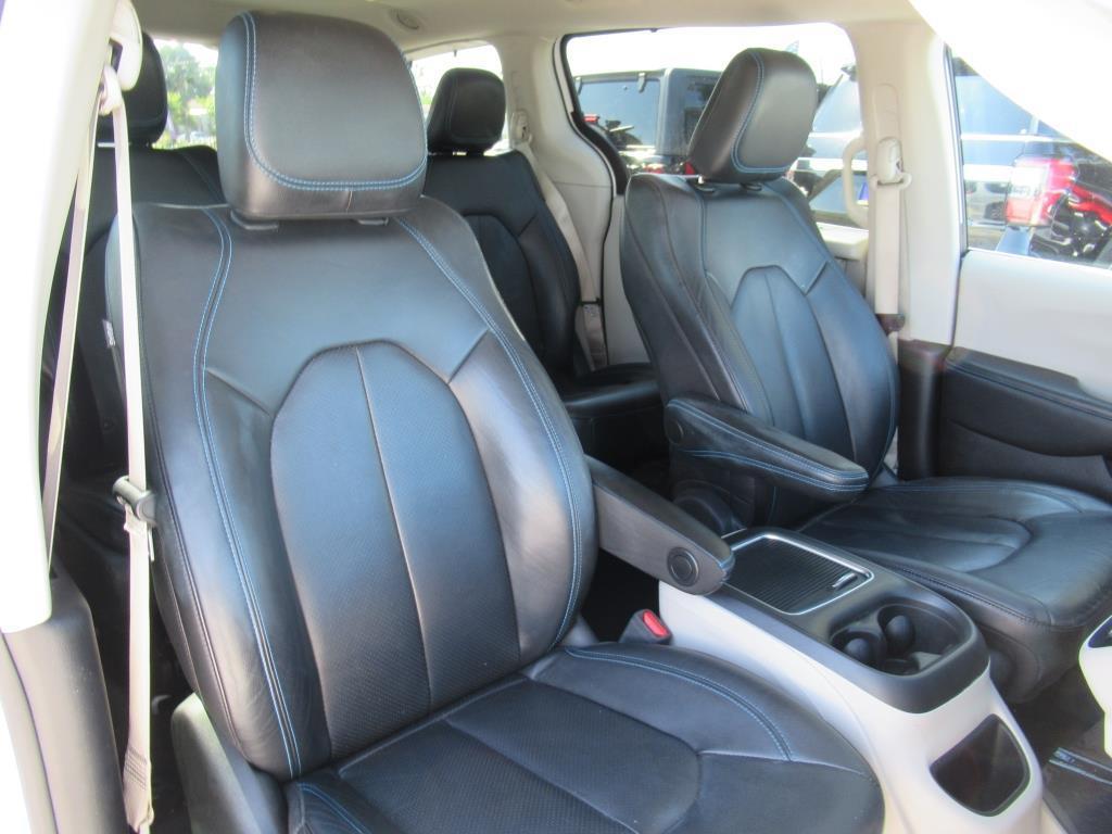 used 2021 Chrysler Pacifica Hybrid car, priced at $20,750