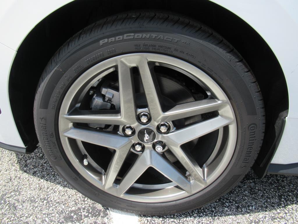 new 2025 Ford Mustang car