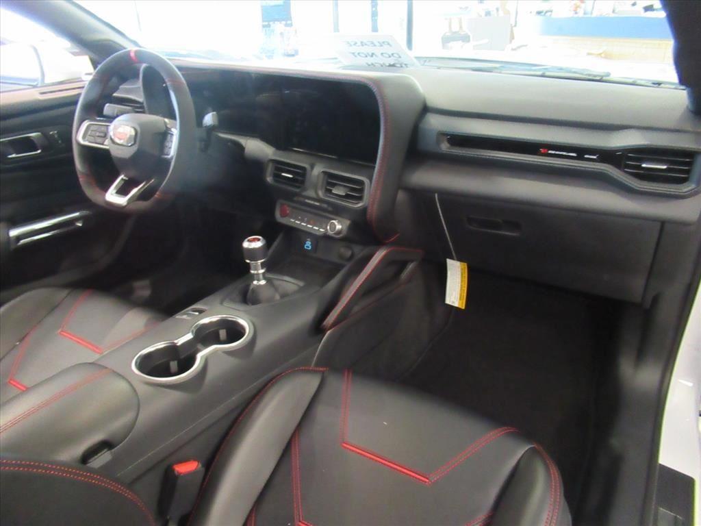 new 2025 Ford Mustang car