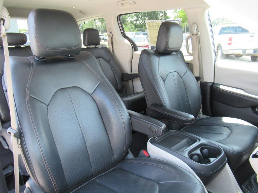 used 2020 Chrysler Pacifica car, priced at $12,000