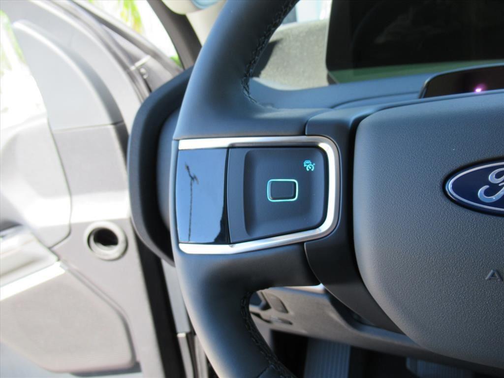 new 2025 Ford Expedition Max car, priced at $68,372