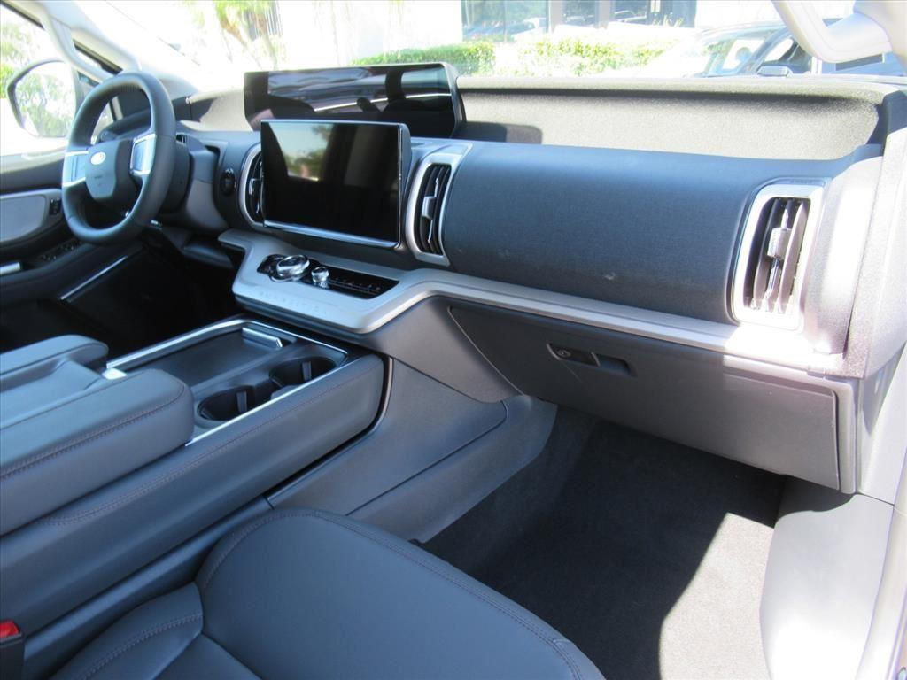 new 2025 Ford Expedition Max car, priced at $68,372