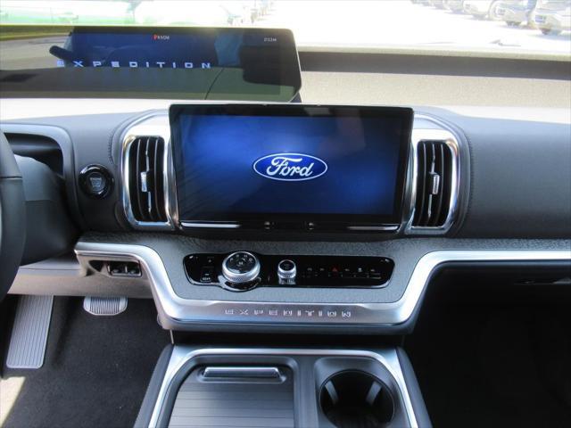 new 2025 Ford Expedition car, priced at $84,020