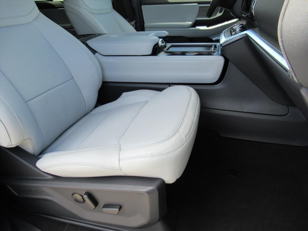 new 2025 Ford Expedition car, priced at $80,750