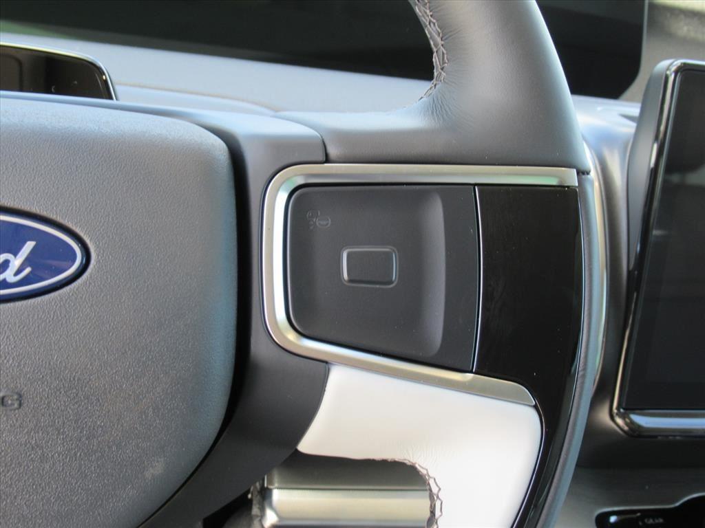 new 2025 Ford Expedition car, priced at $80,750