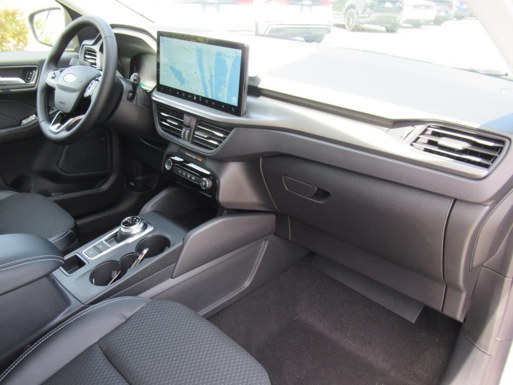 new 2025 Ford Escape PHEV car, priced at $27,806