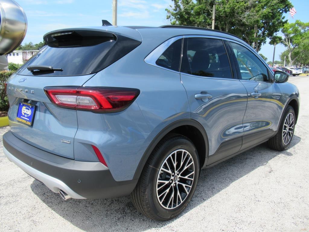 new 2025 Ford Escape PHEV car, priced at $29,172