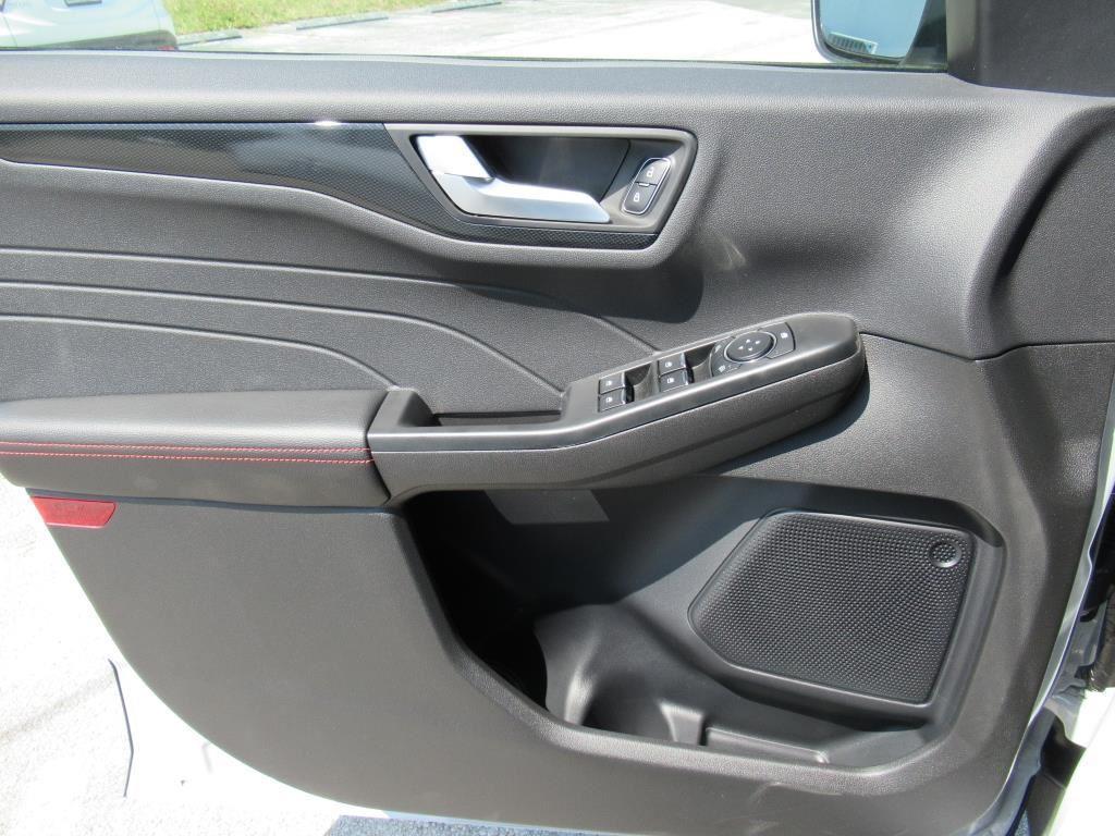 new 2025 Ford Escape car, priced at $29,155