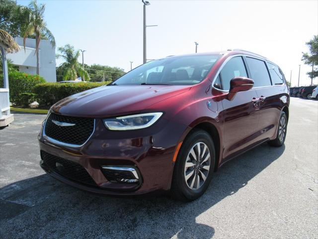 used 2021 Chrysler Pacifica Hybrid car, priced at $21,799