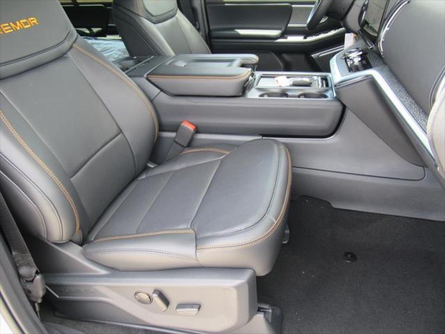 new 2025 Ford Expedition car, priced at $79,650