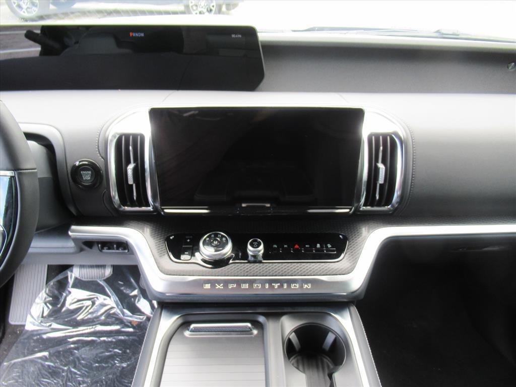 new 2025 Ford Expedition car, priced at $83,490