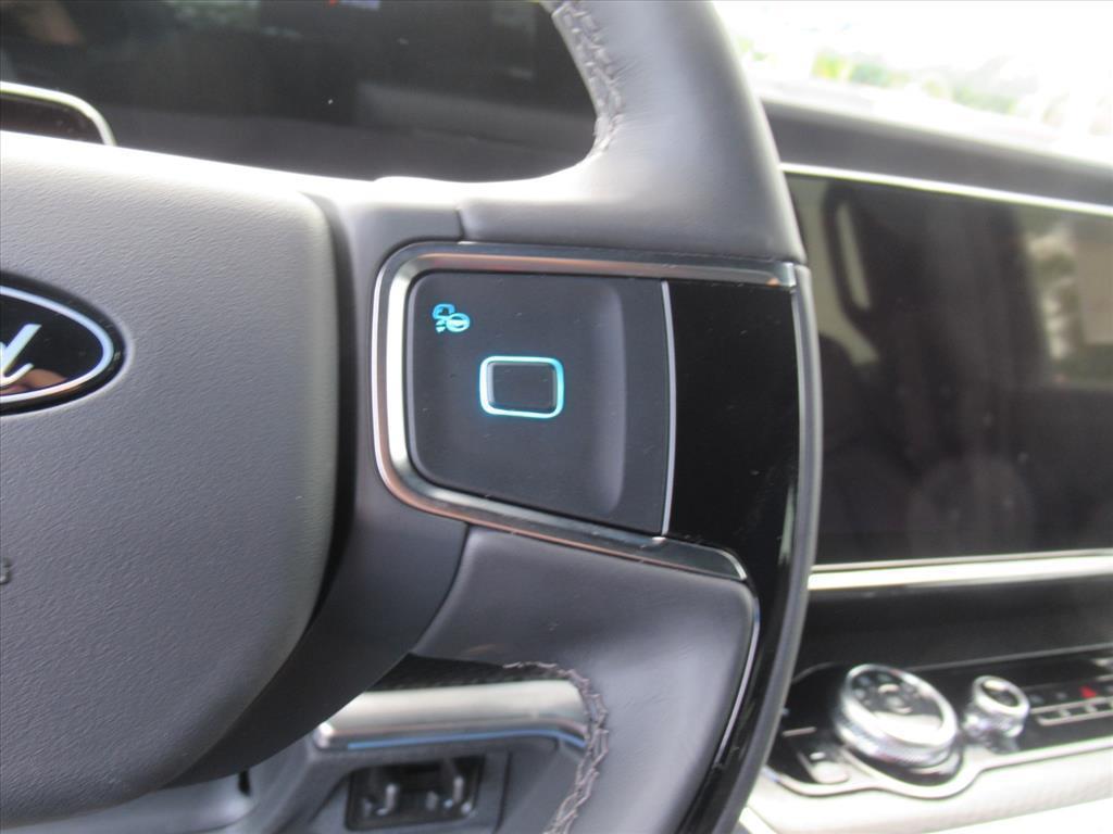 new 2025 Ford Expedition car, priced at $83,490