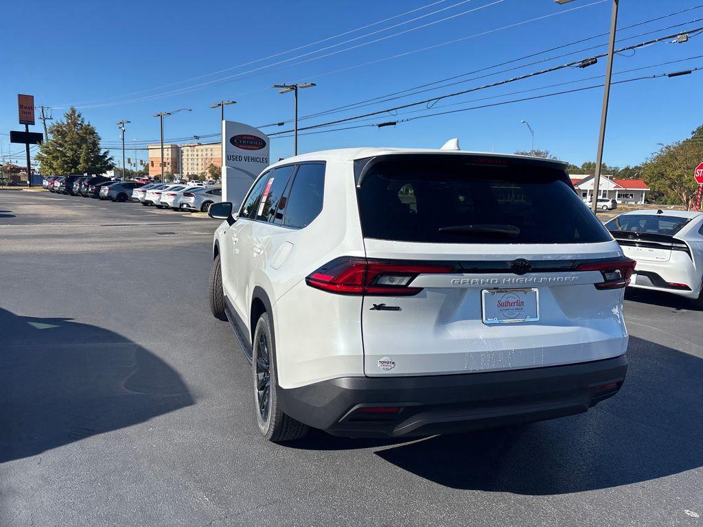 new 2026 Toyota Highlander car, priced at $48,333