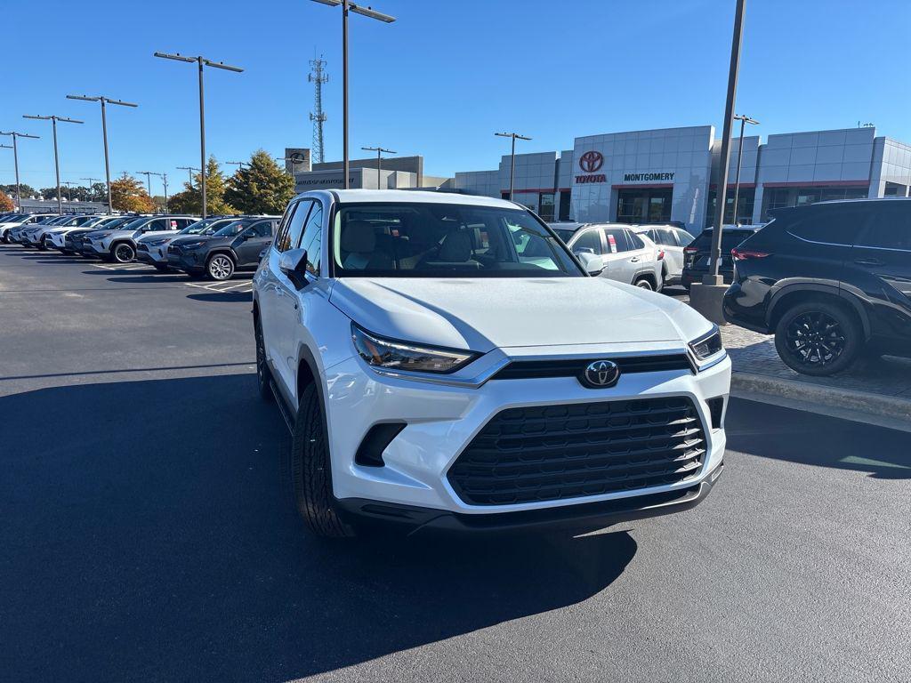 new 2026 Toyota Highlander car, priced at $48,333