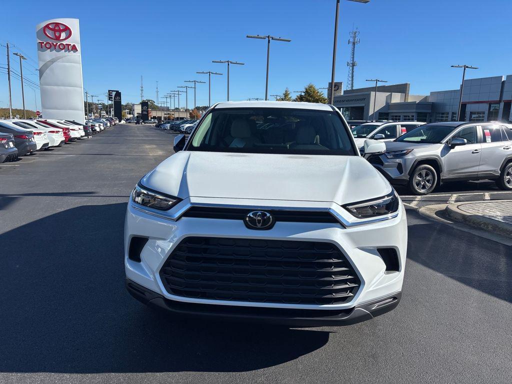 new 2026 Toyota Highlander car, priced at $48,333