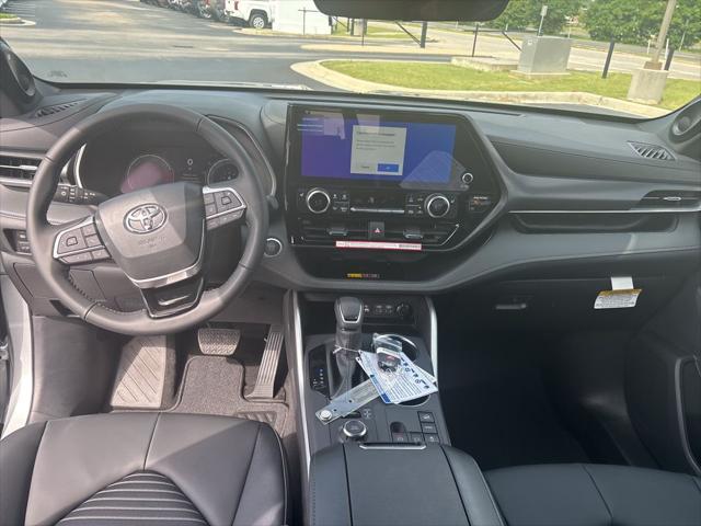 new 2025 Toyota Highlander car, priced at $50,220