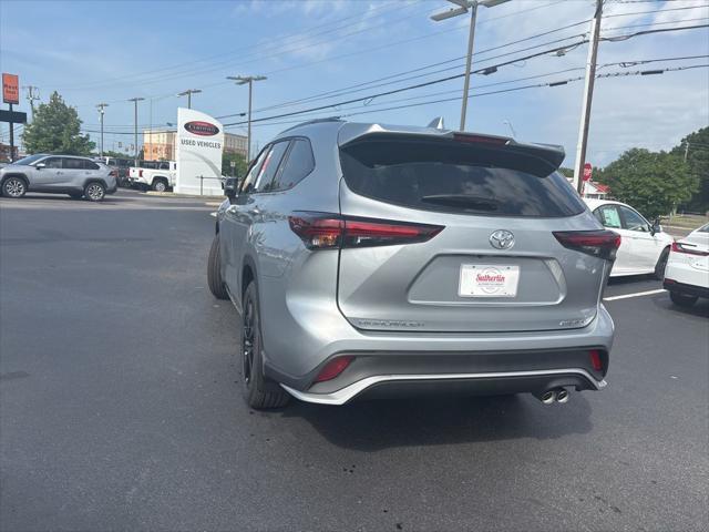 new 2025 Toyota Highlander car, priced at $50,220