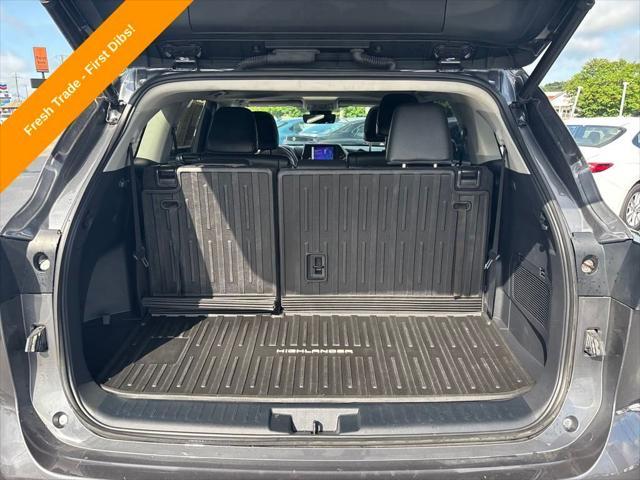 used 2023 Toyota Highlander car, priced at $36,700